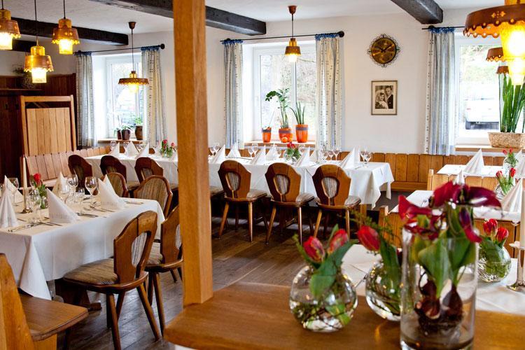 Hotel Wirtshaus Am Schloss Aicha vorm Wald 외부 사진